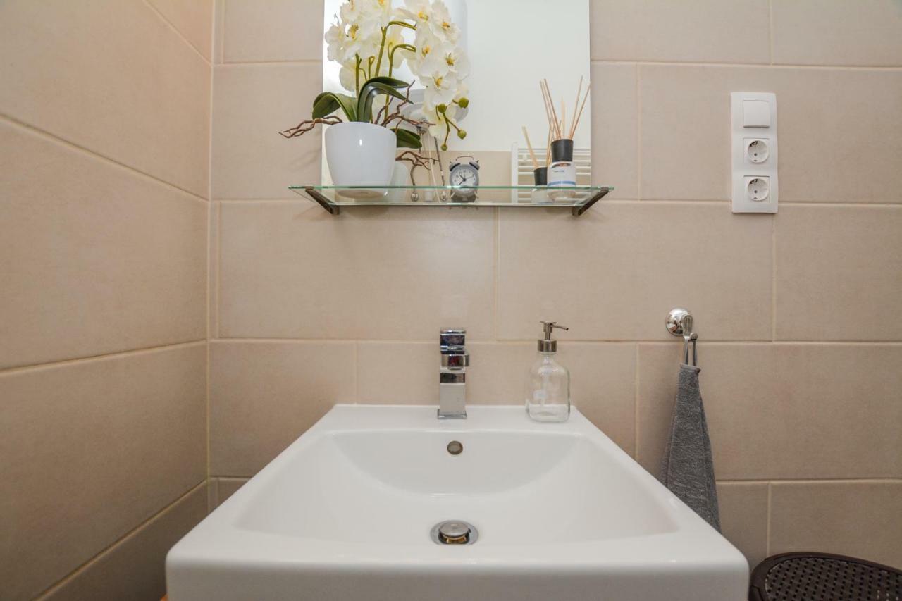 Timeless Apartment With Free Private Parking Budapeszt Zewnętrze zdjęcie