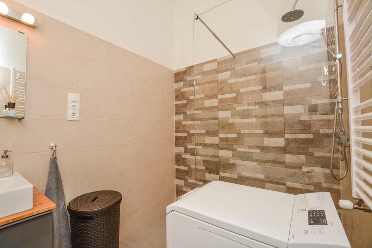 Timeless Apartment With Free Private Parking Budapeszt Zewnętrze zdjęcie